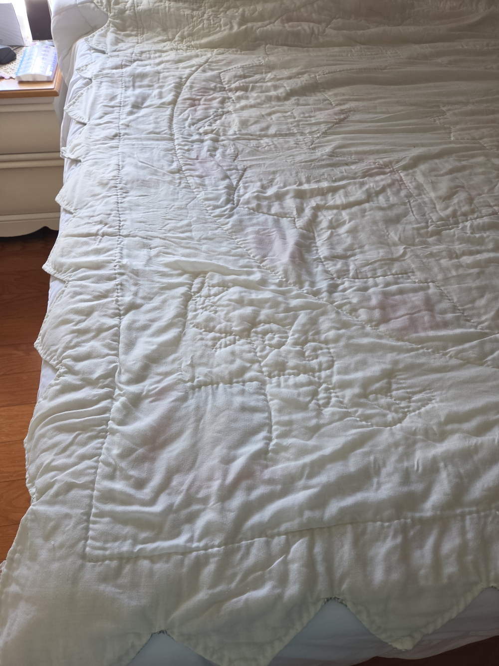 Floral Vintage Q Handmade Quilt Pink Green & Cream, Pastel - Picture 4 of 15